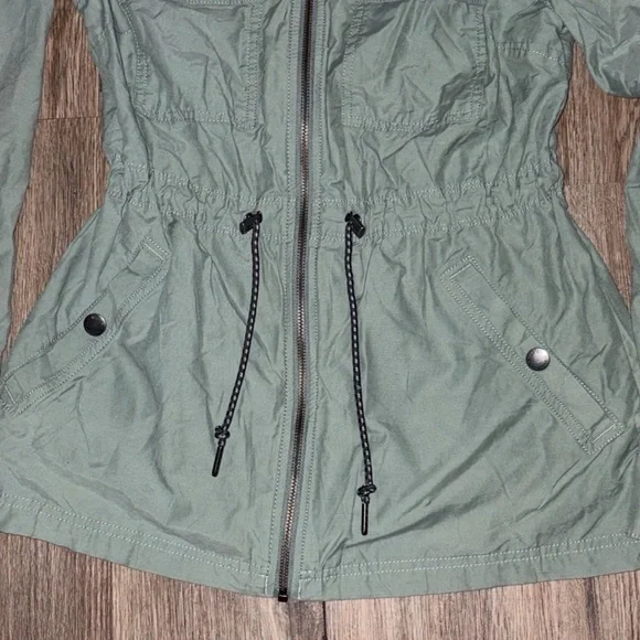 ***Winter Clearance***
Women's Sage Columbia Utility Jacket - Small - Picture 4 of 8